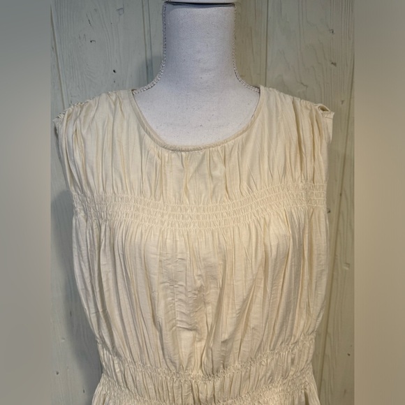 H&M Smocked Cream Sleeveless Top, Size L - Picture 2 of 12